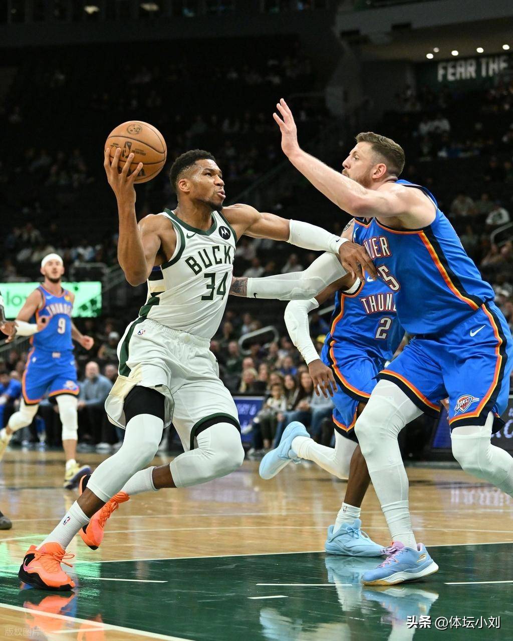 爱游戏-包含集结日密尔沃基雄鹿门线救险：NBA总决赛节点到来，引发热议，年轻球员得到机会的词条