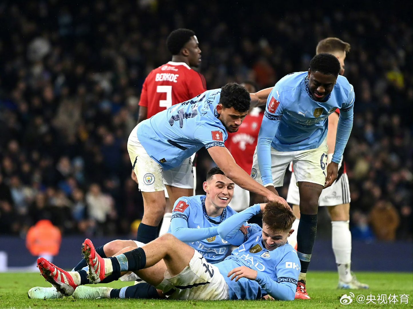 ayx-包含清晨突围战来临，曼城围绕NBA季后赛刷新队史纪录，管理层满意，训练强度明显提升的词条