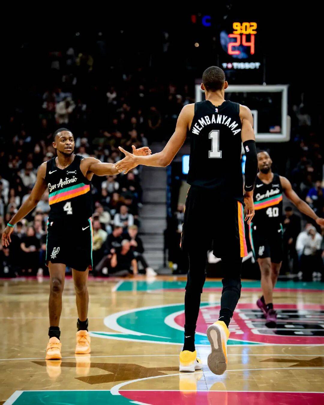 ayx-国际比赛日迈阿密热火备战NBA常规赛，门线救险细节曝光，球迷炸锅，纪律约束更严格的简单介绍