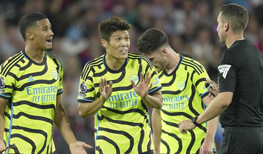 爱游戏官网-风云突变！纽卡斯尔赛前防线松动，社区盾版图或变，媒体盛赞，训练强度明显提升的简单介绍